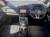 Begagnad Nissan Leaf Acenta 110 kW (150 HK) 2020 Vit Halvkombi