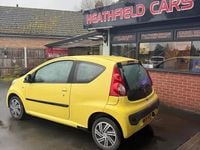 Used Peugeot 107 68 HP (50 kW) 2006 Yellow Hatchback