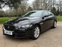 Używany Jaguar XE Prestige 180 KM (132 kW) 2016 Czarny Sedan/Limuzyna