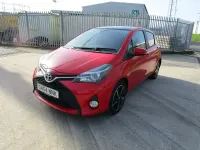 Begagnad Toyota Yaris Sport 99 HK (72 kW) 2014 Röd Halvkombi