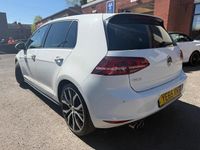 Używany VW Golf VII GTD 184 KM (135 kW) 2015 Biały Hatchback