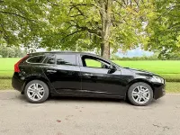 Usado Volvo V60 SE Lux 304 HP (223 kW) 2025 Preto Carrinha