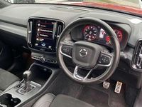 Used Volvo XC40 R-Design 163 HP (119 kW) 2020 Red SUV
