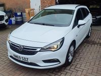 Used Vauxhall Astra Design Edition 134 HP (98 kW) 2019 White Estate