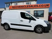 Used Peugeot Partner 2017 White