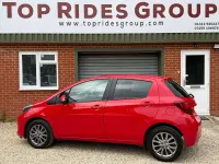Used Toyota Yaris 99 HP (72 kW) 2016 Red Hatchback