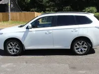 Used Mitsubishi Outlander P-HEV 200 HP (147 kW) 2015 White Estate