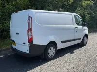 Used Ford Transit Custom 105 HP (77 kW) 2017 White Van