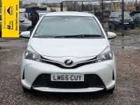 Used Toyota Yaris Multidrive S 99 HP (72 kW) 2015 White Hatchback