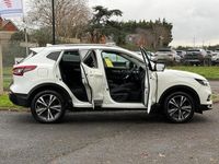 Used Nissan Qashqai N-Connecta 115 HP (84 kW) 2018 White SUV