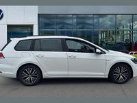 Used VW Golf VII SE 128 HP (94 kW) 2018 White Estate