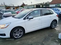Used Citroën C4 SELECTION 2014 White Hatchback