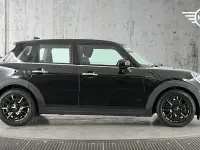 Usado Mini Cooper Classic 134 HP (98 kW) 2022 Preto Citadino