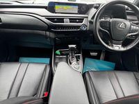 Usado Lexus UX Sport Line 184 CV (135 kW) 2020 Blanco SUV
