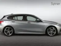Usado BMW 120 M Sport 187 CV (137 kW) 2023 Gris Utilitario