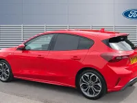 Used Ford Focus ST-Line X 155 HP (114 kW) 2023 Red Hatchback