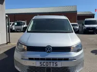 Używany VW Caddy Pro 2021 Srebrny Minivan