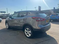 Usado Nissan Qashqai Acenta Premium 140 CV (102 kW) 2019 Gris SUV