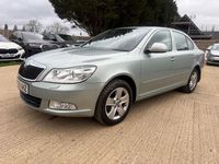 Begagnad Skoda Octavia Elegance 2009 Grön Halvkombi