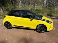 Używany Toyota Yaris Hybrid Edition 2017 Żółty Hatchback