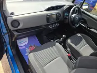 Gebraucht Toyota Yaris Design 99 PS (72 kW) 2016 Blau Kleinwagen