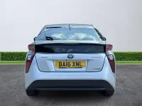 Used Toyota Prius Active 122 HP (89 kW) 2016 Silver