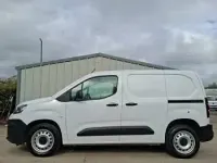 Usado Citroën Berlingo 100 HP (73 kW) 2024 Branco Monovolume