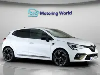 Used Renault Clio Engineered 145 HP (106 kW) 2023 White Hatchback