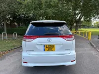 Begagnad Toyota Estima 2024 Vit Minibuss