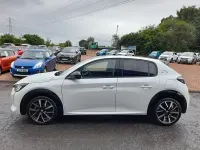Used Peugeot 208 Premium 75 HP (55 kW) 2021 White Hatchback