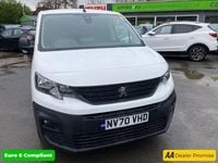 Begagnad Peugeot Partner 2021 Vit Minibuss