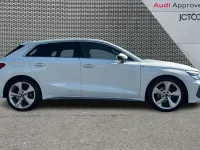 Begagnad Audi A3 S-Line 108 HK (79 kW) 2024 Vit Halvkombi