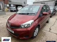 Used Toyota Yaris Multidrive S 101 HP (74 kW) 2012 Red Hatchback