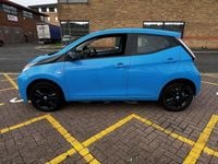 Used Toyota Aygo X-cite 69 HP (50 kW) 2015 Blue Hatchback