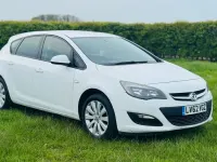 Gebraucht Vauxhall Astra 2012 Weiß Kleinwagen