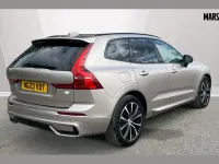 Używany Volvo XC60 Ultimate 455 KM (334 kW) 2023 Złoty SUV