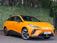 Used MG MG4 EV Trophy 149 kW (203 HP) 2023 Orange Hatchback