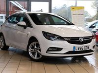 Used Vauxhall Astra SRi 150 HP (110 kW) 2016 White Hatchback