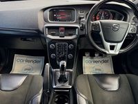 Used Volvo V40 R-Design 122 HP (89 kW) 2019 Hatchback