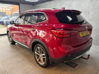 Używany MG HS Exclusive 258 KM (189 kW) 2021 Czerwony SUV