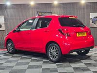 Used Toyota Yaris 99 HP (72 kW) 2017 Red Hatchback