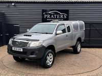Usado Toyota HiLux Active 144 CV (105 kW) 2015 Plateado Pickup/Camioneta