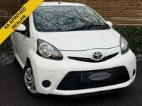 Used Toyota Aygo 67 HP (49 kW) 2013 White Hatchback