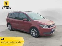 Begagnad VW Touran SE 105 HK (77 kW) 2013 Röd Minibuss