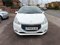 Used Peugeot 208 Active 82 HP (60 kW) 2014 White Hatchback