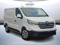 New Renault Trafic 2026 Glacier white MPV