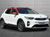 Usado Kia Stonic 118 HP (86 kW) 2019 Branco SUV