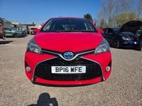 Used Toyota Yaris Hybrid Design 2016 Red Hatchback