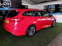 Used Ford Focus ST-Line 140 HP (102 kW) 2018 Red Estate