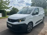 Gebraucht Peugeot Partner Premium 131 PS (96 kW) 2023 Weiß Van / Kleinbus